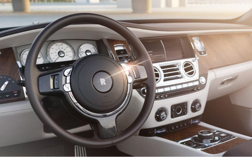 Rolls Royce Dawn – The World’s Finest Luxury Convertible