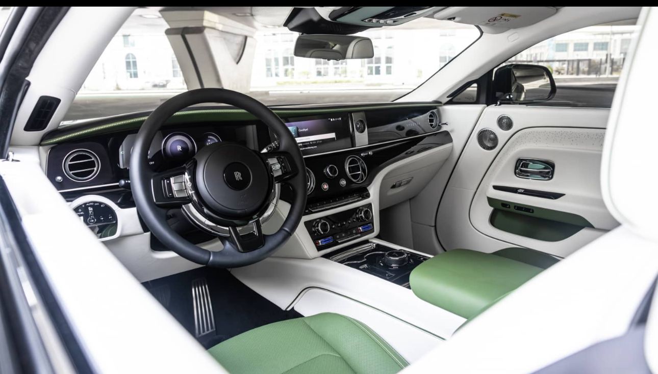 Rolls Royce Spectre 2024 – Ultra Luxury Electric