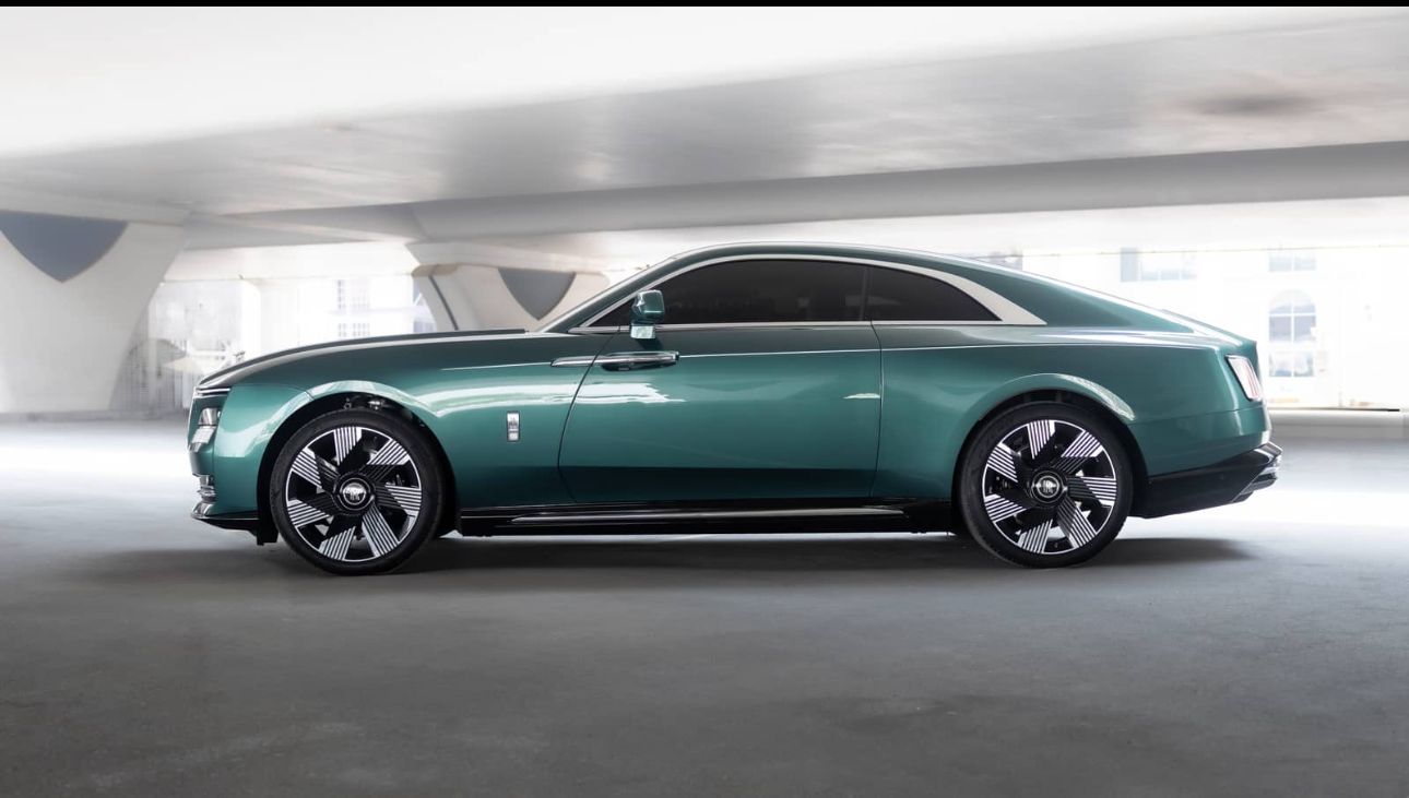 Rolls Royce Spectre 2024 – Ultra Luxury Electric