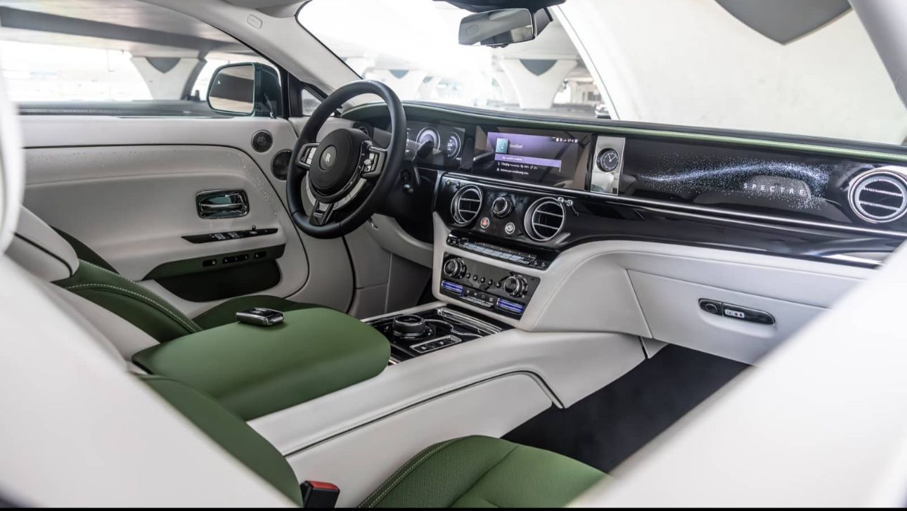 Rolls Royce Spectre 2024 – Ultra Luxury Electric