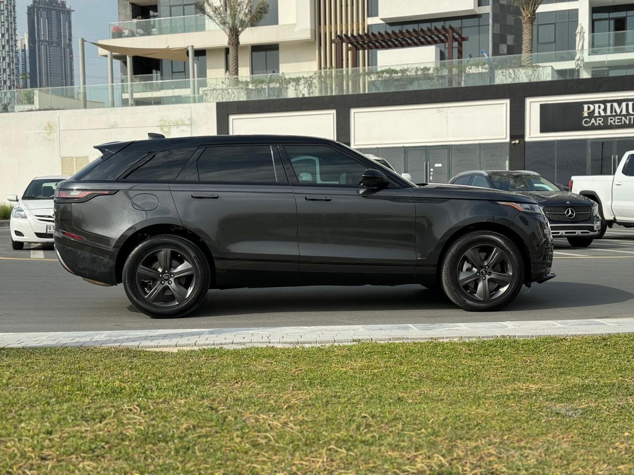 Range Rover Velar – Avant-Garde Luxury SUV
