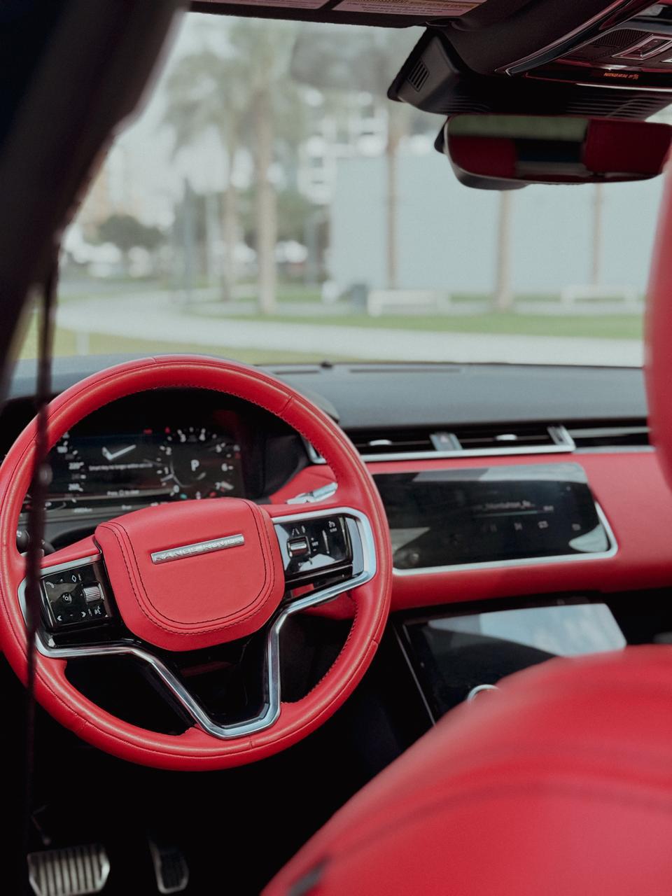 Range Rover Velar – Avant-Garde Luxury SUV