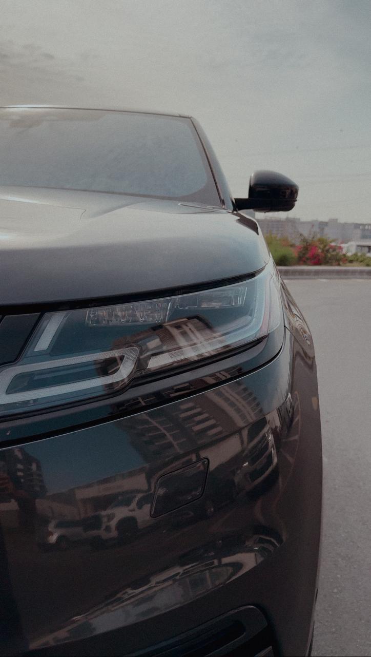 Range Rover Velar – Avant-Garde Luxury SUV